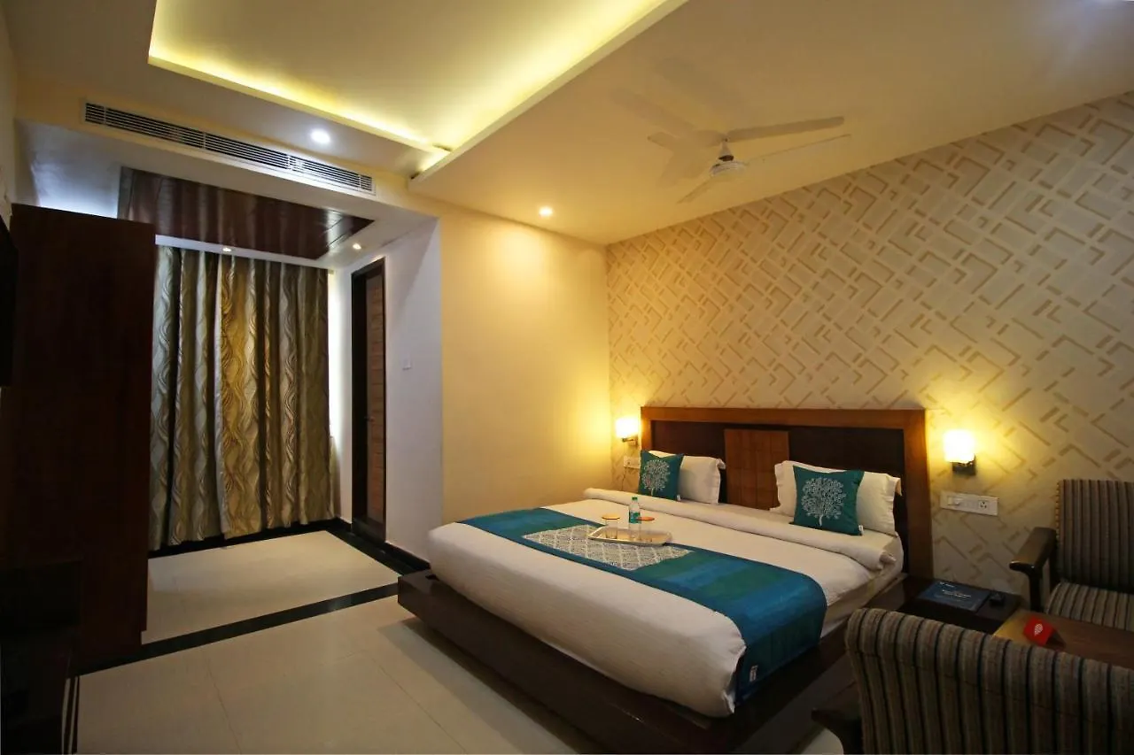 ***  Capital O 4535 Hotel Uma Palace Varanasi India
