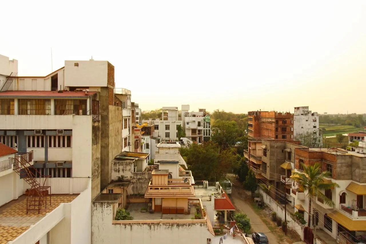 ***  Capital O 4535 Hotel Uma Palace Varanasi India
