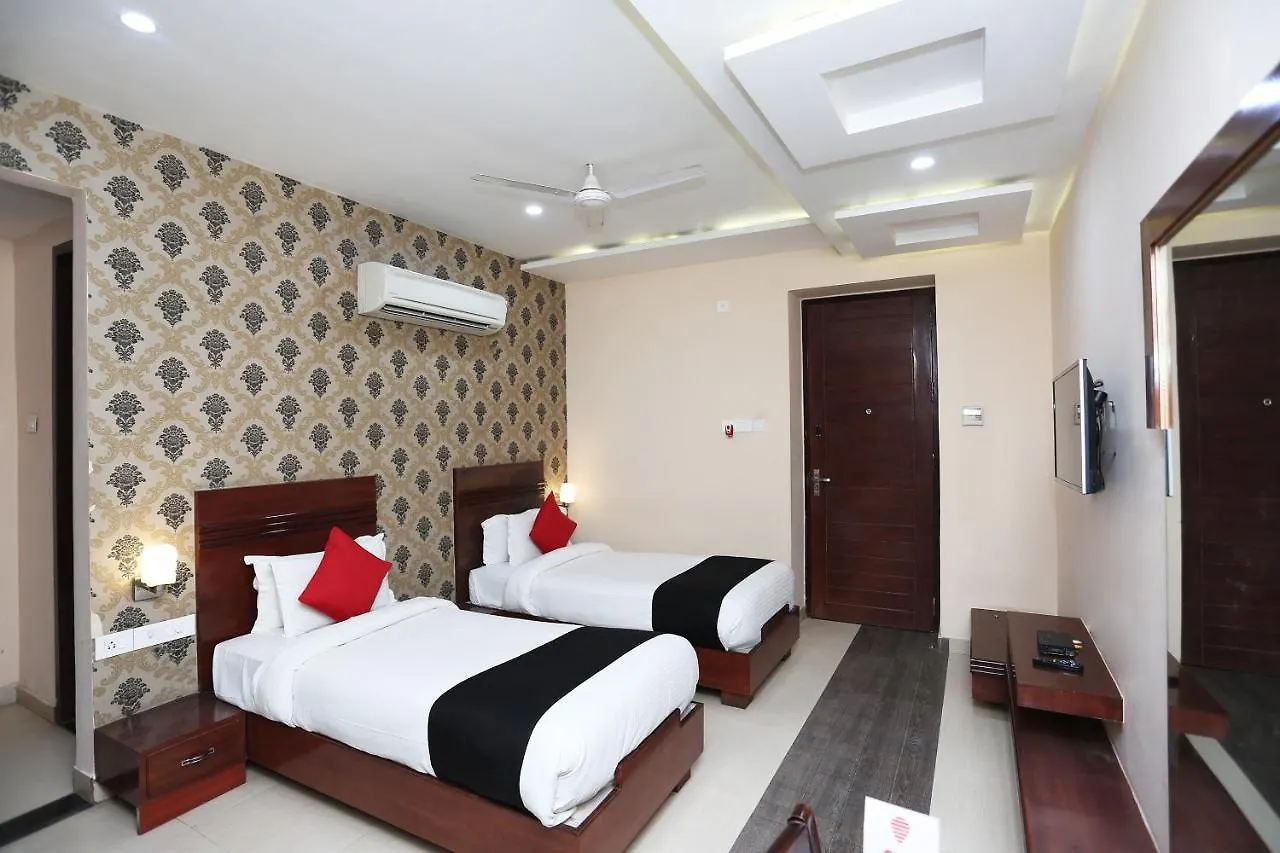 ***  Capital O 4535 Hotel Uma Palace Varanasi India