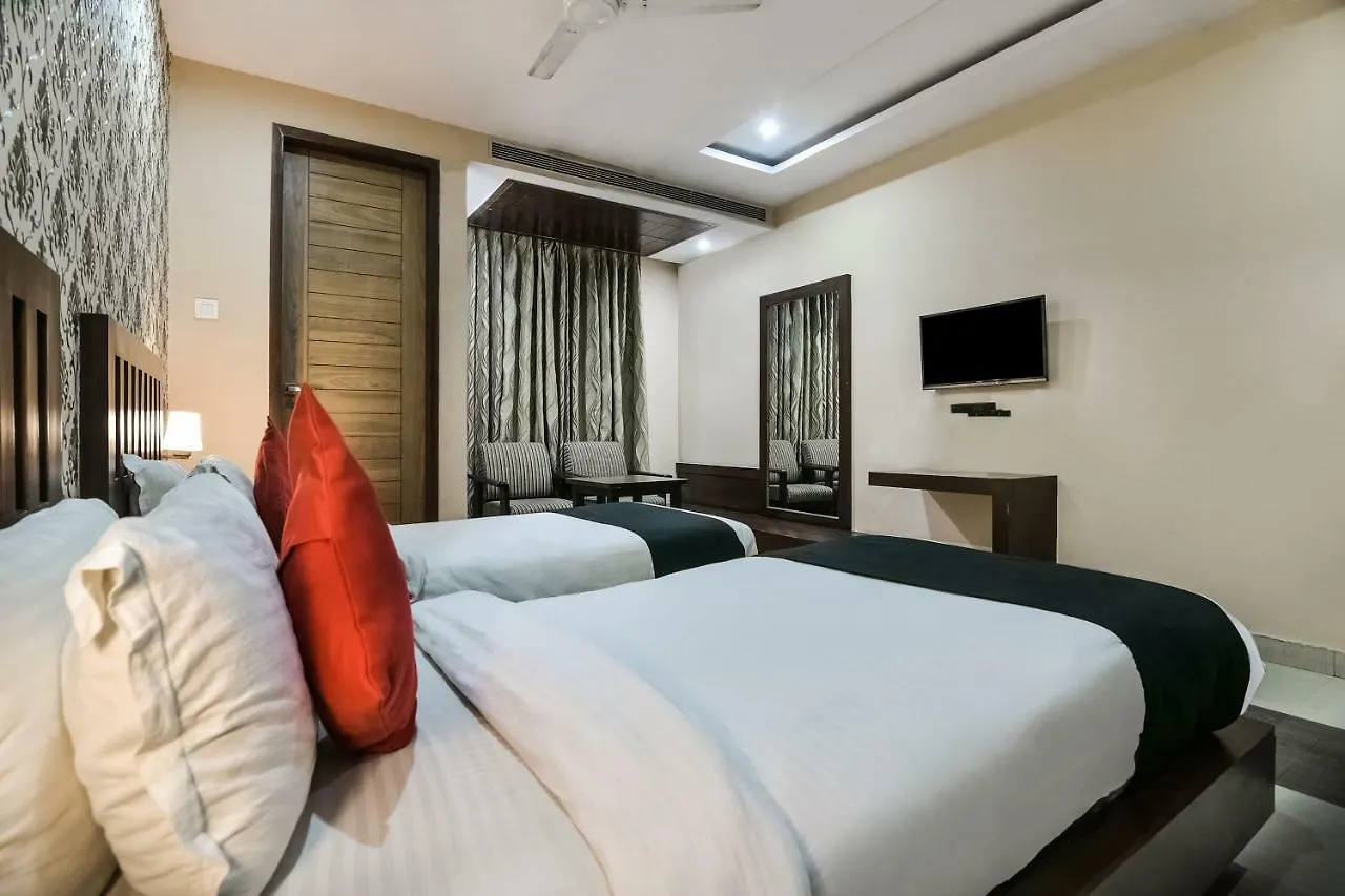 Capital O 4535 Hotel Uma Palace Varanasi