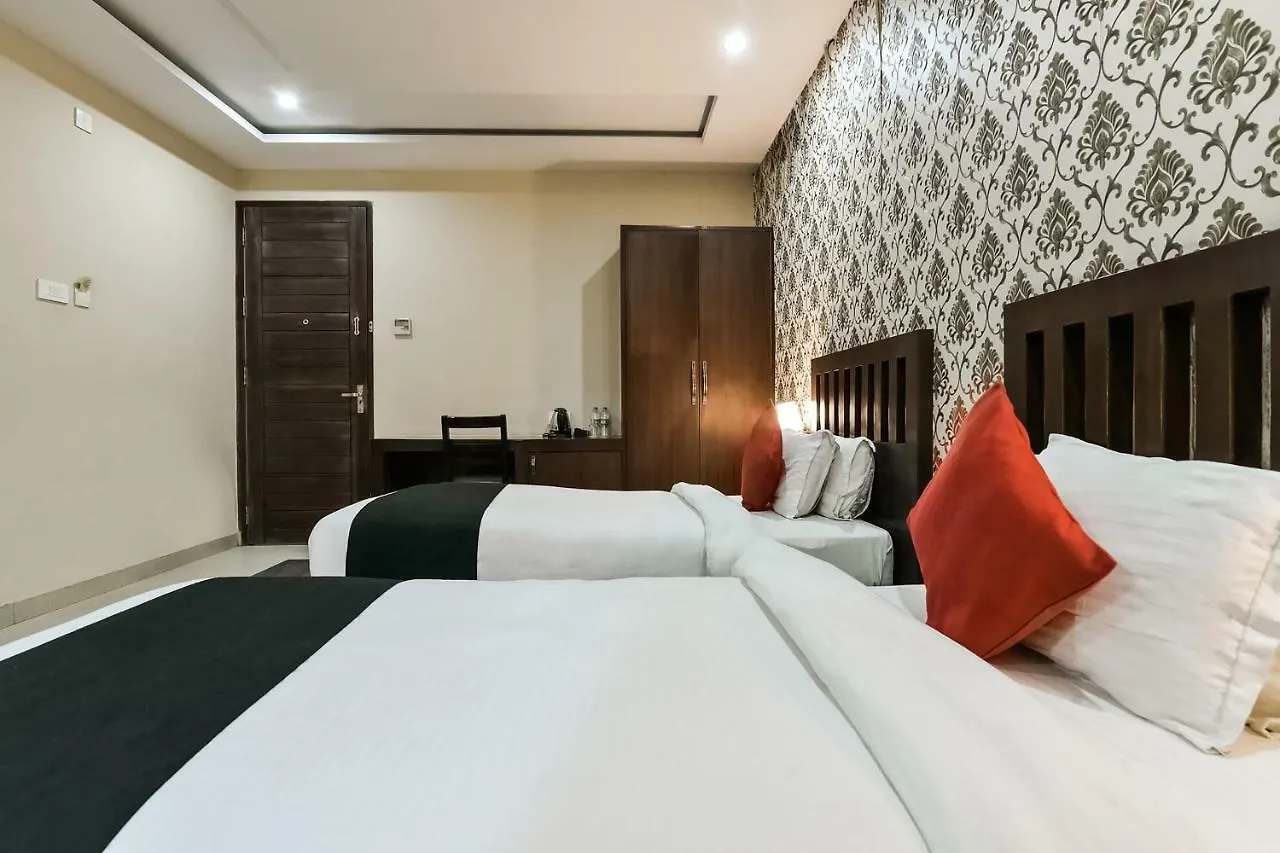 Capital O 4535 Hotel Uma Palace Varanasi 3*,