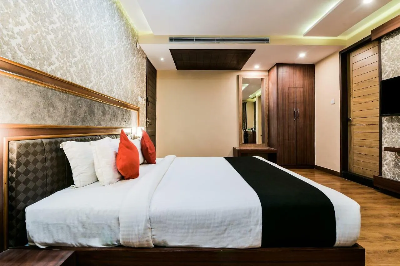 Capital O 4535 Hotel Uma Palace Varanasi