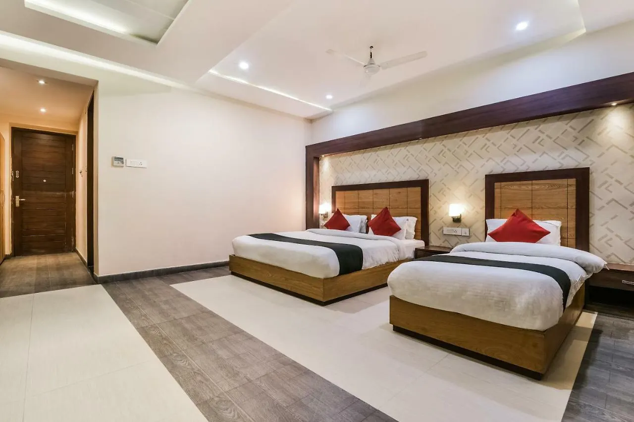 Capital O 4535 Hotel Uma Palace Varanasi 3*,  India